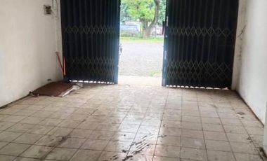 Disewakan Ruko 3 Lantai Lokasi Strategis