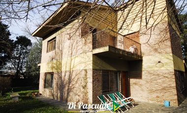 VENTA Casa Quinta en Dos Plantas sobre 2.700 m2 - Moreno Norte