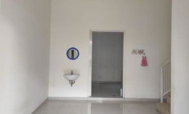 Rumah Siap Huni di Bulak Rukem, Strategis