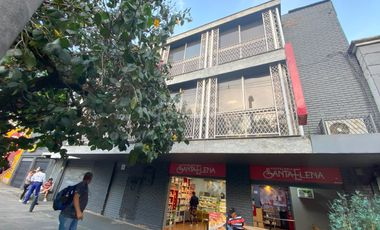 edificio en arriendo en el poblado. Cod A776173