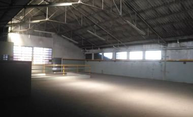 Galpón 1300m2 en 2 Plantas Zonif: Mixt 3