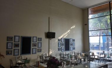 Panadería y confitería. Ituzaingo centro lado norte. Tamaño 7x20