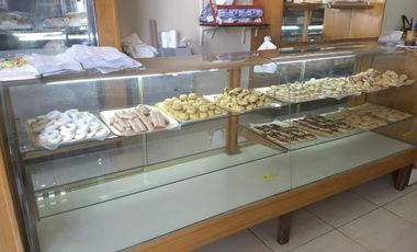 Panadería y confitería. Ituzaingo centro lado norte. Tamaño 7x20