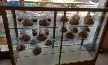 Panadería y confitería. Ituzaingo centro lado norte. Tamaño 7x20