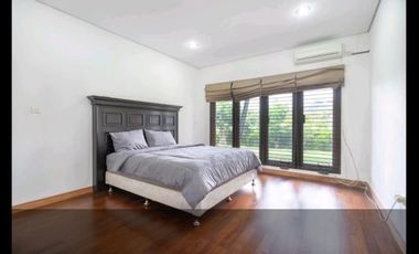 Rumah Villa Mewah Nyaman di Dago