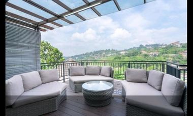 Rumah Villa Mewah Nyaman di Dago