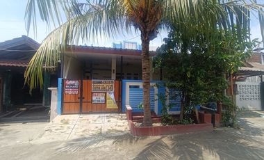 Rumah 3 Kamar 10 Menit ke Plaza Taman Harapan Baru Siap Huni J-39909