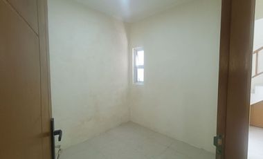 Rumah 3 Kamar 10 Menit ke Plaza Taman Harapan Baru Siap Huni J-39909