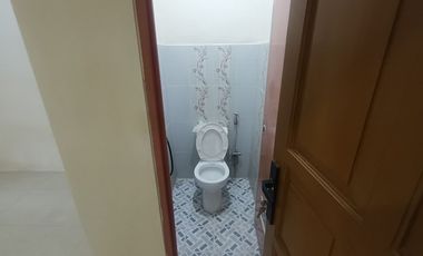 Rumah 3 Kamar 10 Menit ke Plaza Taman Harapan Baru Siap Huni J-39909