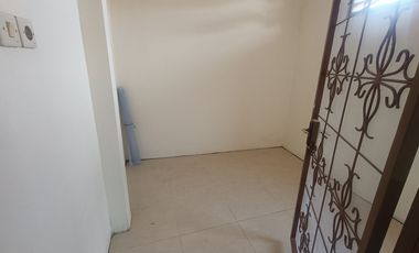 Rumah 3 Kamar 10 Menit ke Plaza Taman Harapan Baru Siap Huni J-39909