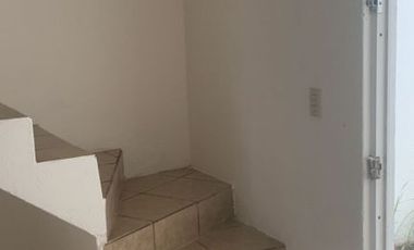 CASA EN VENTAEN EL VERGEL