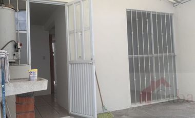 CASA EN VENTAEN EL VERGEL