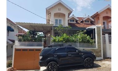 Di jual sangat murah villa dengan kolam renang di Cipanas