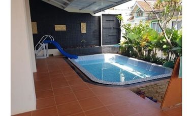 Di jual sangat murah villa dengan kolam renang di Cipanas