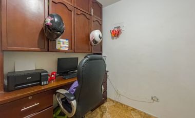 VENTA CASA TRES PISOS CON TERRAZA UNIFAMILIAR PALMIRA. Cod V10530