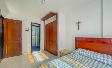 VENTA CASA TRES PISOS CON TERRAZA UNIFAMILIAR PALMIRA. Cod V10530