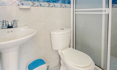 VENTA CASA TRES PISOS CON TERRAZA UNIFAMILIAR PALMIRA. Cod V10530