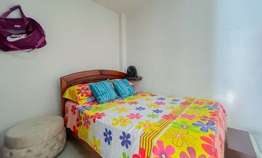 VENTA CASA TRES PISOS CON TERRAZA UNIFAMILIAR PALMIRA. Cod V10530