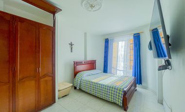 VENTA CASA TRES PISOS CON TERRAZA UNIFAMILIAR PALMIRA. Cod V10530