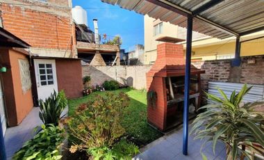 CASA PH FRENTE 3 AMB CON ENTRADA DE AUTO Y PATIO J L SUAREZ