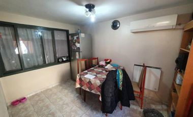 CASA PH FRENTE 3 AMB CON ENTRADA DE AUTO Y PATIO J L SUAREZ