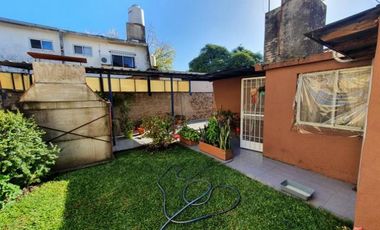 CASA PH FRENTE 3 AMB CON ENTRADA DE AUTO Y PATIO J L SUAREZ