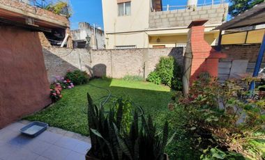CASA PH FRENTE 3 AMB CON ENTRADA DE AUTO Y PATIO J L SUAREZ