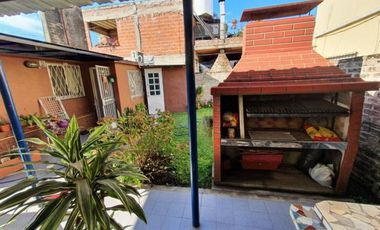 CASA PH FRENTE 3 AMB CON ENTRADA DE AUTO Y PATIO J L SUAREZ