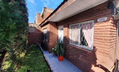 CASA PH FRENTE 3 AMB CON ENTRADA DE AUTO Y PATIO J L SUAREZ