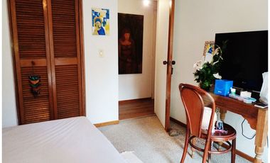 Apartamento amoblado en arriendo