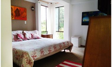 Apartamento amoblado en arriendo