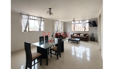 Venta De Casa En Esquina De 202 M² Con 2 Pisos + Proyección A 3° – Las Delicias De Moche
