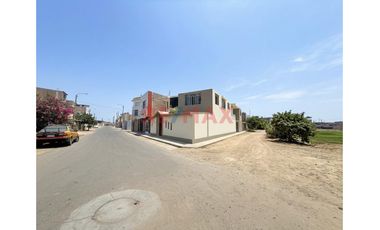 Venta De Casa En Esquina De 202 M² Con 2 Pisos + Proyección A 3° – Las Delicias De Moche