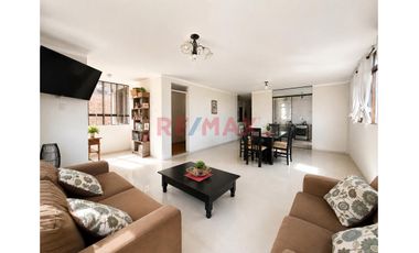 Venta De Casa En Esquina De 202 M² Con 2 Pisos + Proyección A 3° – Las Delicias De Moche