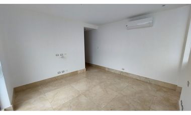 SE ALQUILA APARTAMENTO L/B EN SANTA MARIA GOLF 3 RECAMARAS $ 5000