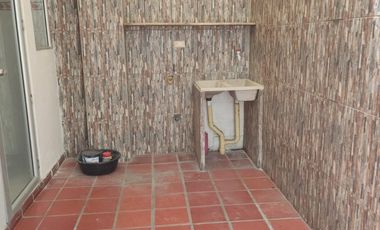 casa en venta en villa del rosario. Cod V12165