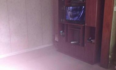 CLAYPOLE: CASA CON GARAGE Y AMPLIO FONDO , CON LOCAL