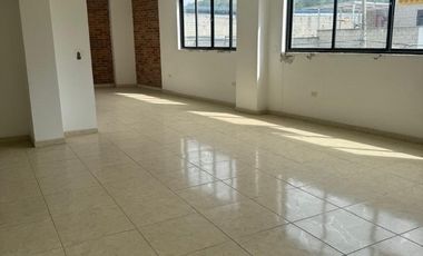 bodega en arriendo en la esmeralda. Cod A215152