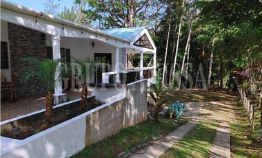 Oportunidad! Se Vende Casa en Altos de Cerro Azul