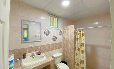 Oportunidad! Se Vende Casa en Altos de Cerro Azul