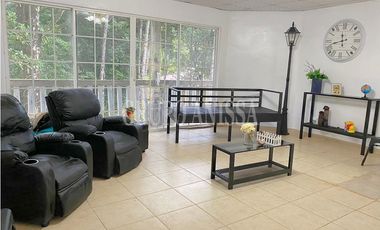 Oportunidad! Se Vende Casa en Altos de Cerro Azul