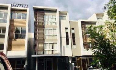 4BR Town House in QC near Banawe, St.Lukes, ABS CBN, Timog, Q.ave fisher mall, Sanjuan,New Manila