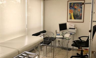 Oficina en Venta en 71m2 habilitada para consulta medica con pabellón intervenciones ambulatorias