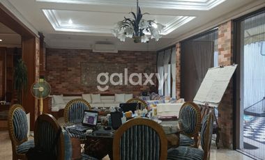 Rumah Klasik Luas dengan Kolam & Taman di Bintaro Sektor 7 (SEWA)