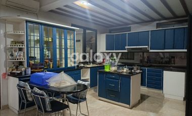 Rumah Klasik Luas dengan Kolam & Taman di Bintaro Sektor 7 (SEWA)