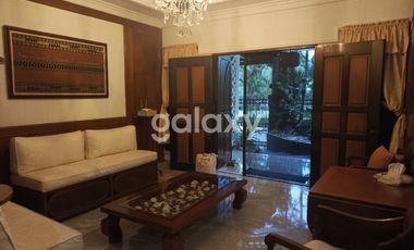 Rumah Klasik Luas dengan Kolam & Taman di Bintaro Sektor 7 (SEWA)