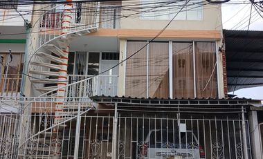 casa en venta en ulpiano lloreda. Cod V119460