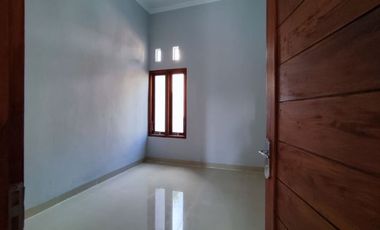 RUMAH MURAH BANGUNAN MEGAH DI SLEMAN HARGA 350 JT AN