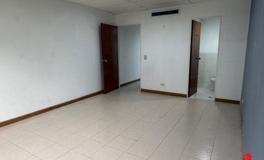 oficina en venta en el poblado. Cod V3271