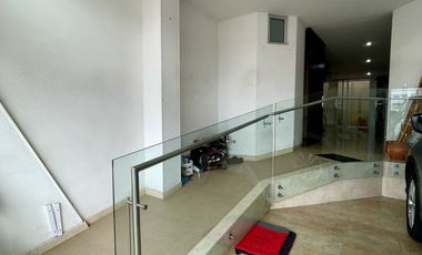 casa en arriendo/venta en av. libertadores. Cod A4926